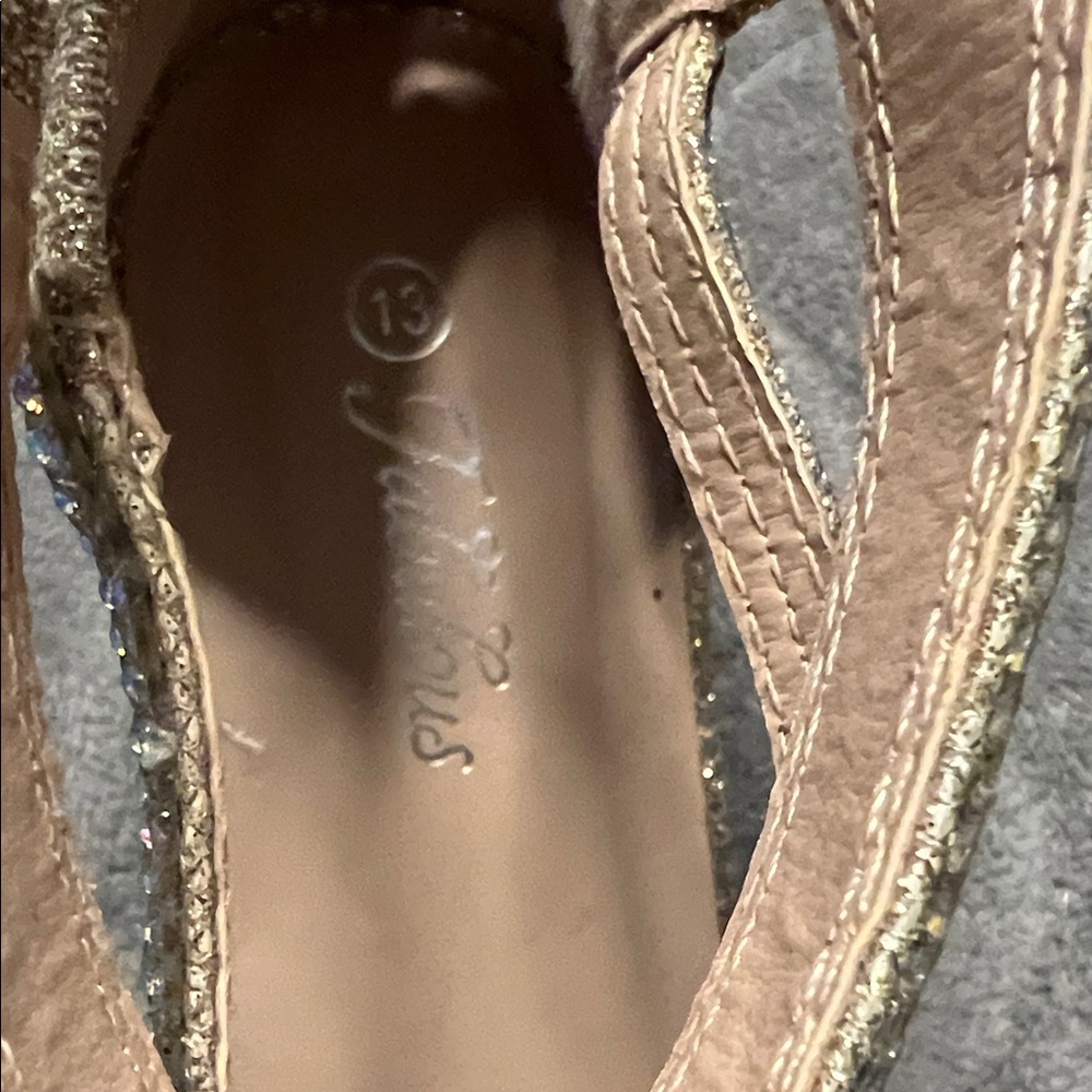 Kids Gold Sparkle Sandals with rhinestones - Picture 2 of 3